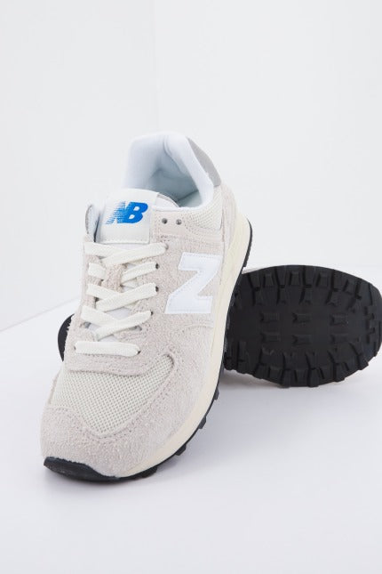 NEW BALANCE U RZ en color BEIS (4)