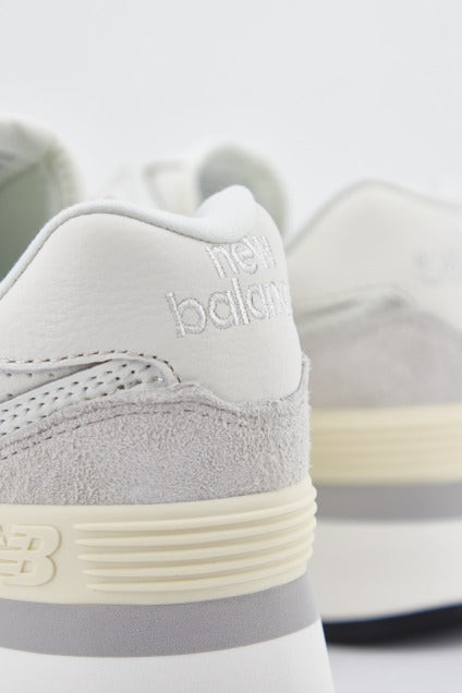 NEW BALANCE WL ZAA en color BEIS (4)
