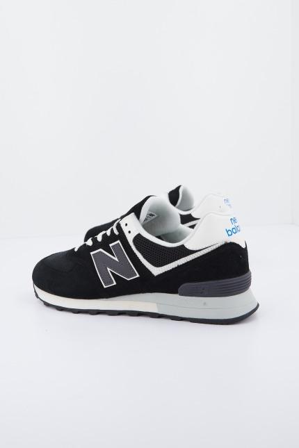 NEW BALANCE U BK en color NEGRO (2)