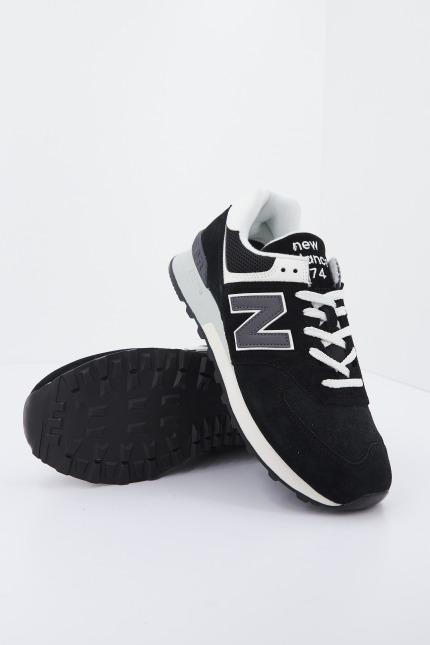 NEW BALANCE U BK en color NEGRO (4)