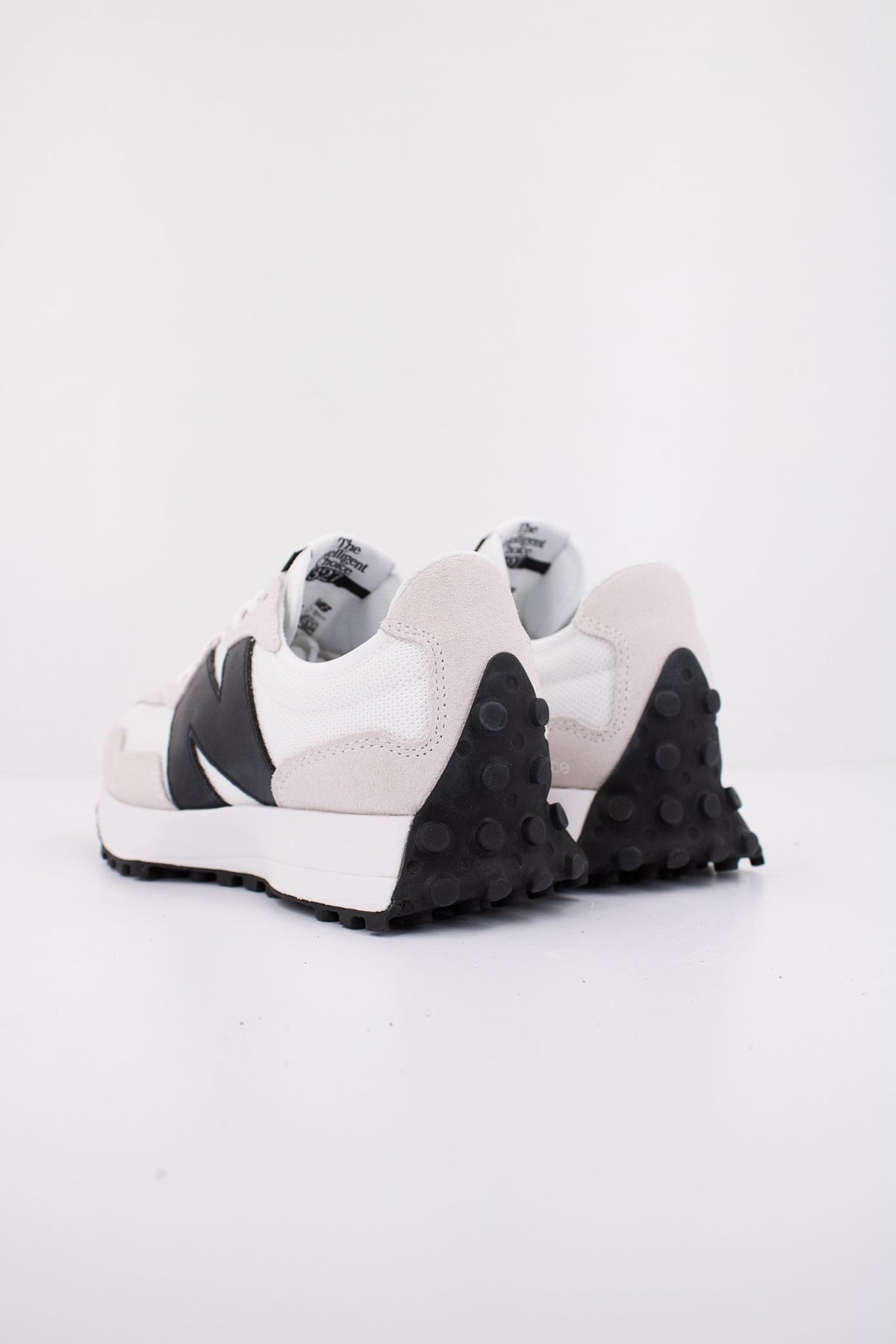 NEW BALANCE MS CWB en color BEIS (4)