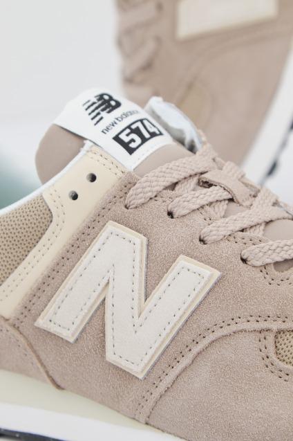 NEW BALANCE U WO en color BEIS (4)