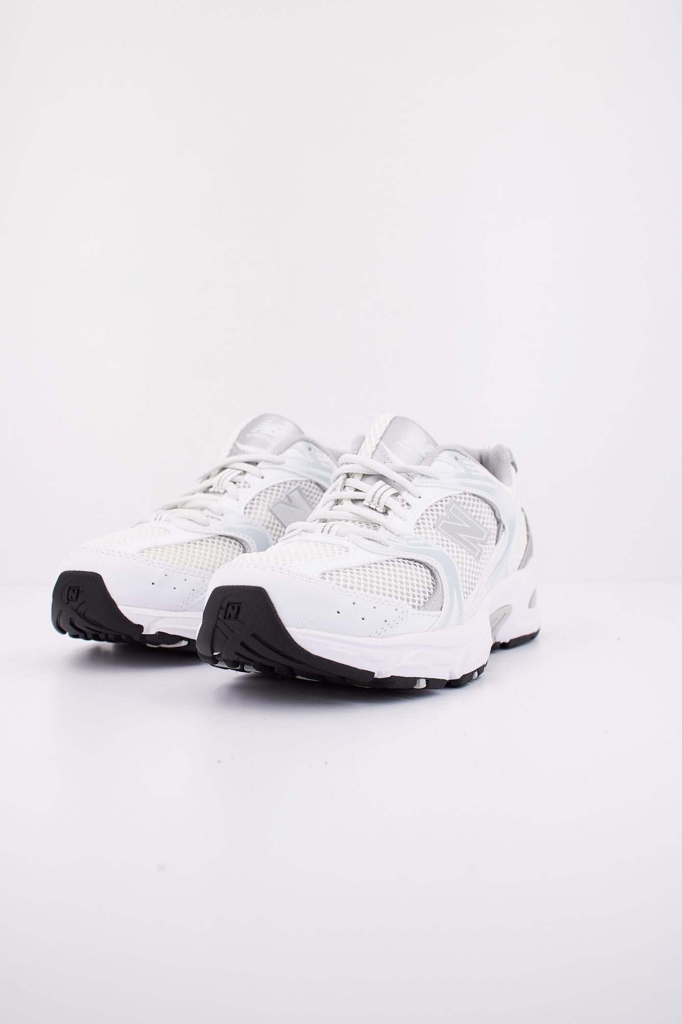 NEW BALANCE MR EMA en color BLANCO (2)