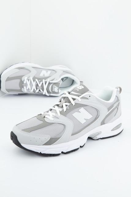 NEW BALANCE MR SMG en color GRIS (1)