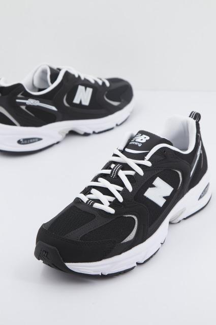 NEW BALANCE MR SMN en color NEGRO (1)