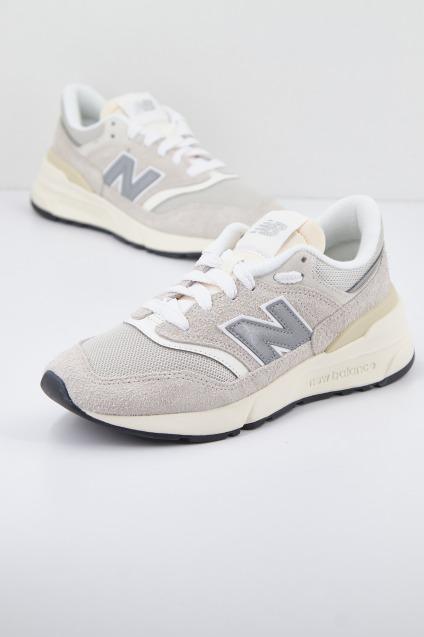 NEW BALANCE U RCE en color BEIS (1)