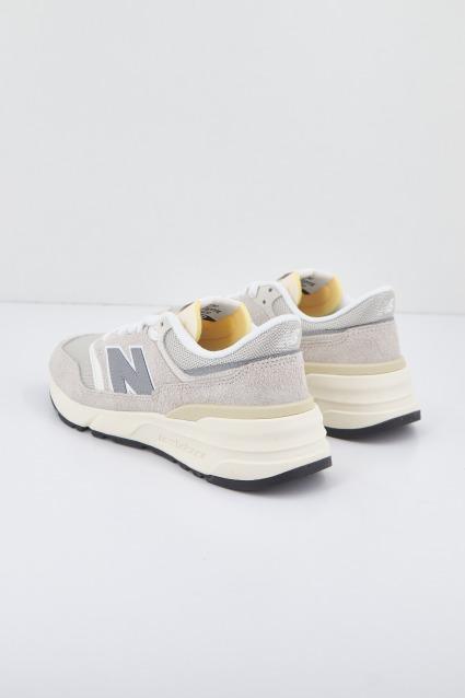 NEW BALANCE U RCE en color BEIS (3)