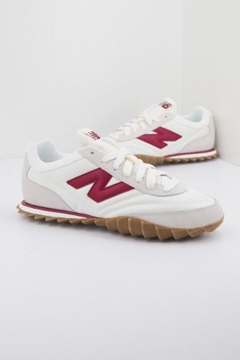 NEW BALANCE URC AH LIFESTYLE en color ROJO (1)