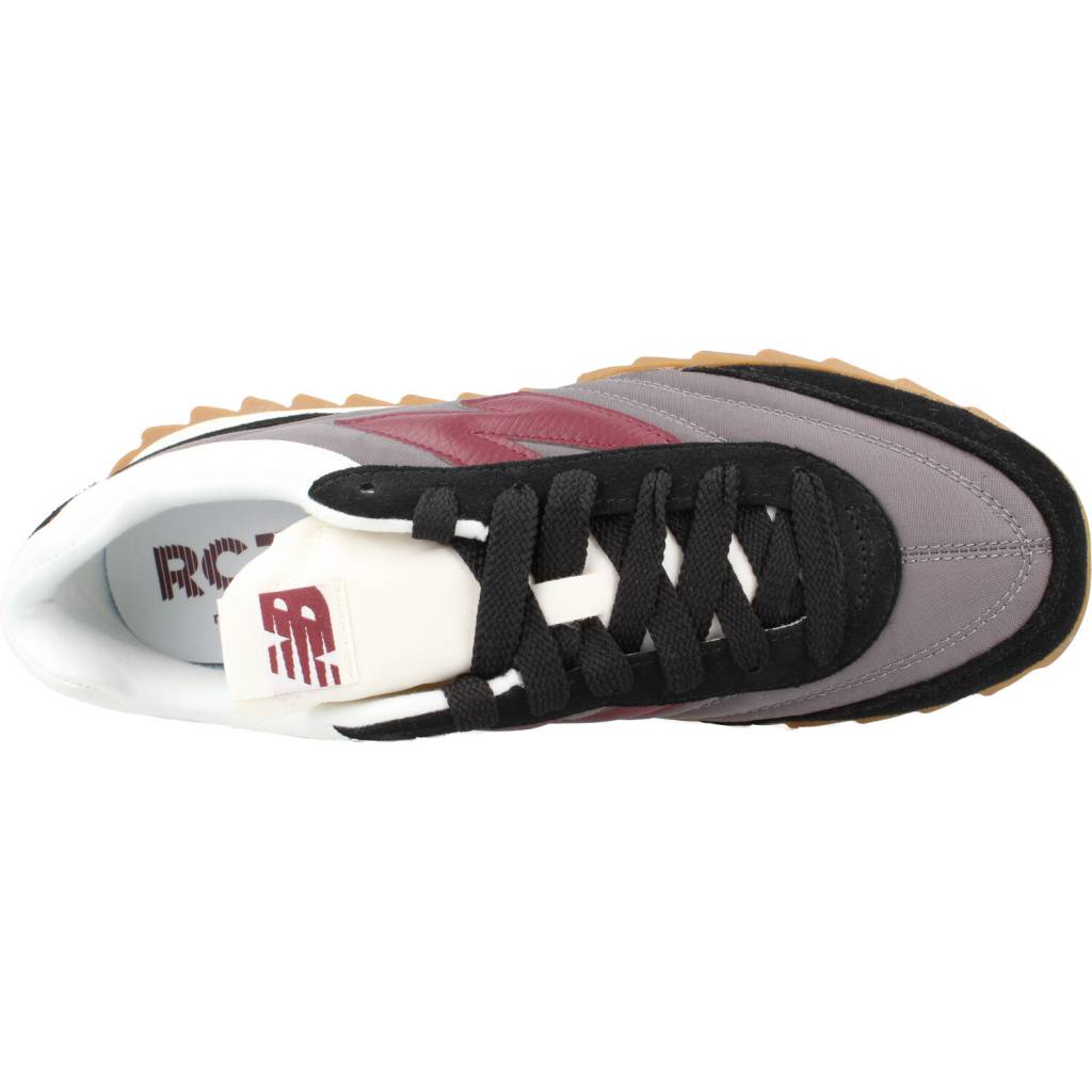 NEW BALANCE URC SB LIFESTYLE en color NEGRO (9)