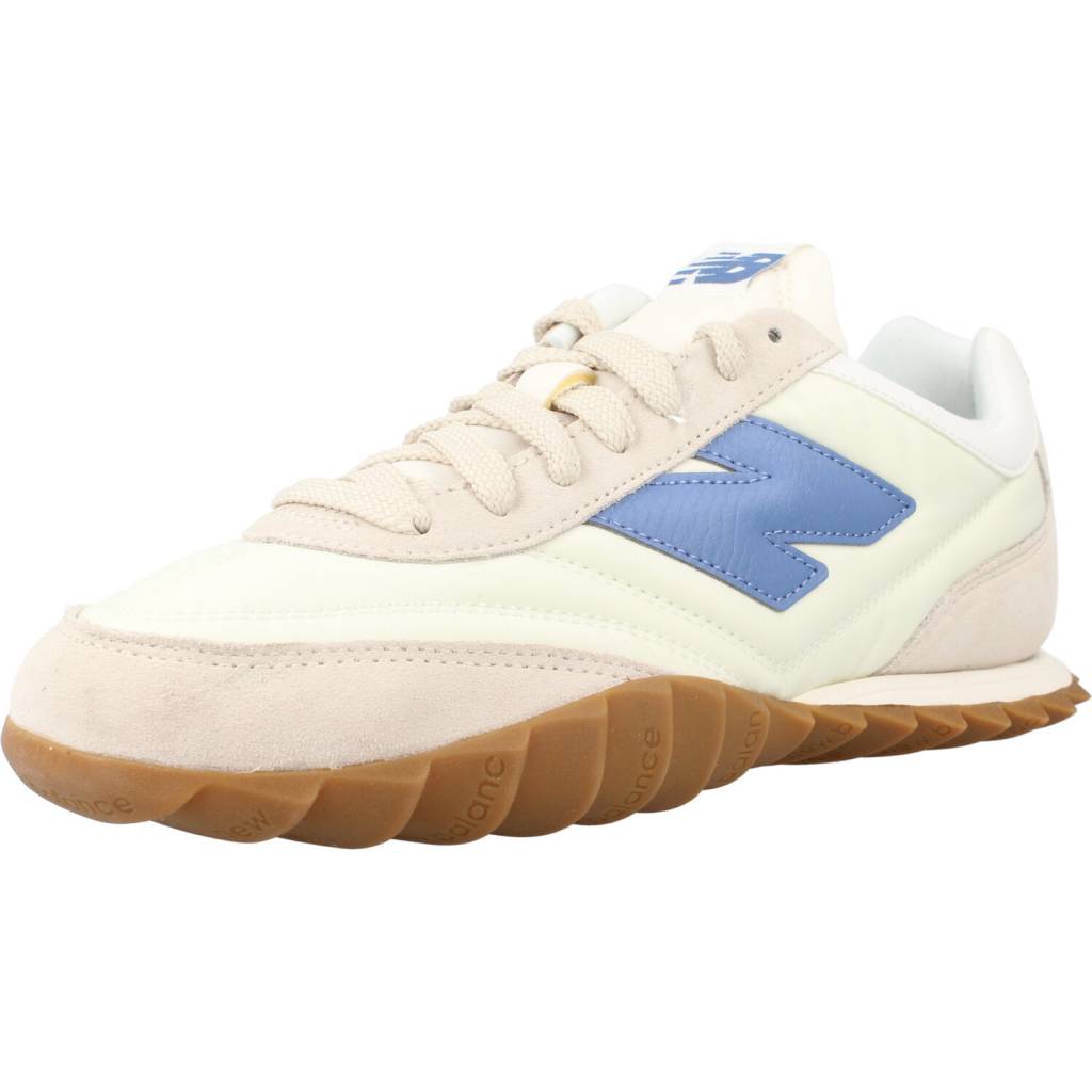 NEW BALANCE URC SM LIFESTYLE en color BEIS (4)