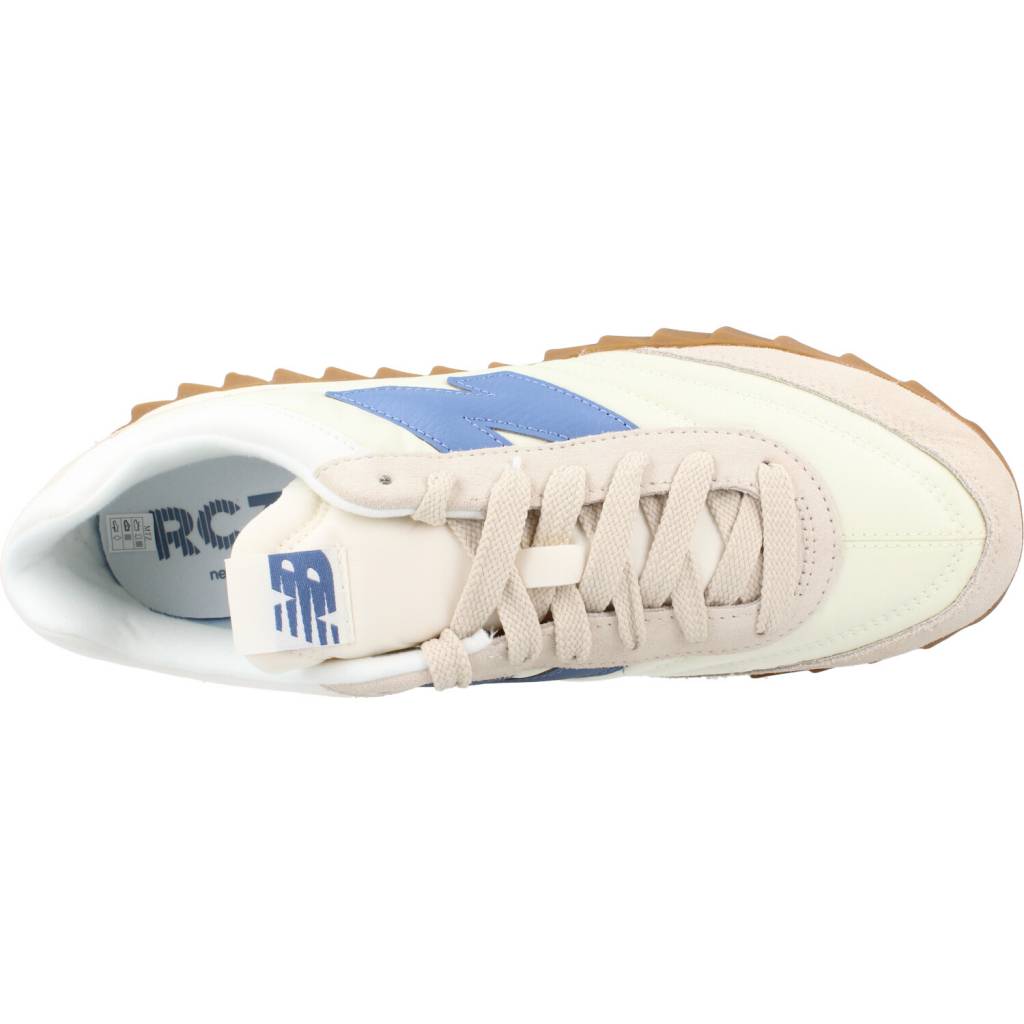 NEW BALANCE URC SM LIFESTYLE en color BEIS (10)