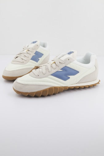 NEW BALANCE URC SM LIFESTYLE en color BEIS (1)