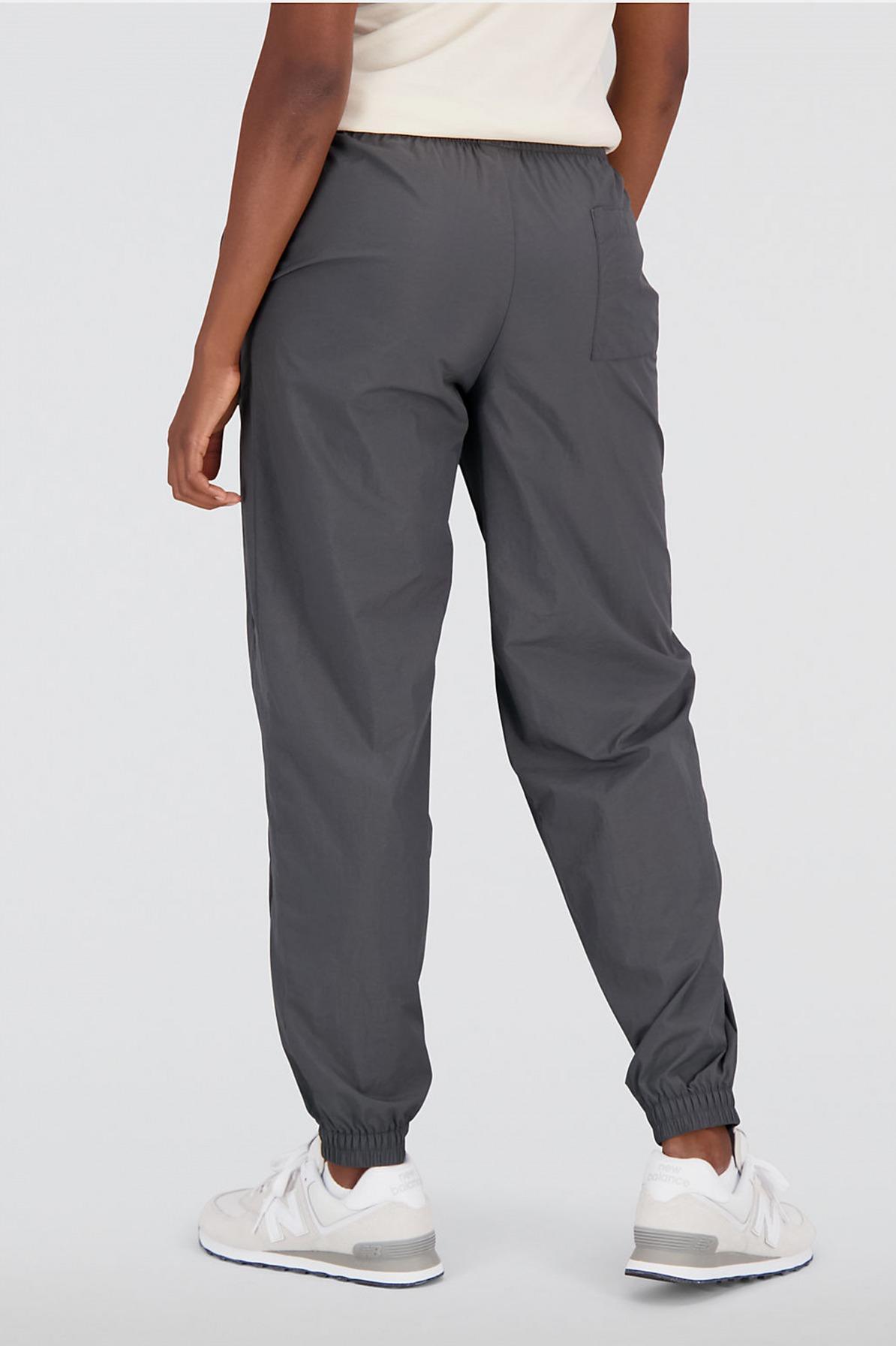 NEW BALANCE ATHLETICS REMASTERED WOVEN PANT en color GRIS (3)