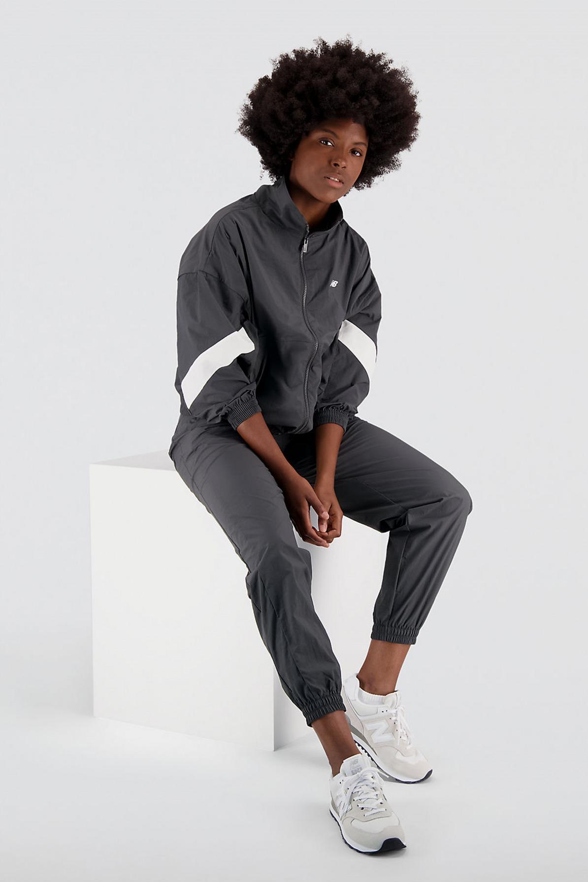 NEW BALANCE ATHLETICS REMASTERED WOVEN PANT en color GRIS (4)