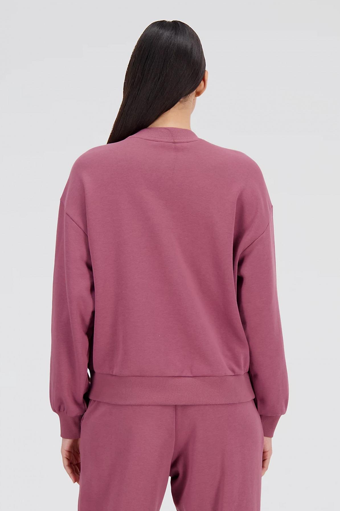 NEW BALANCE ESSENTIALS VARSITY FLEECE CREW en color BURDEOS (2)