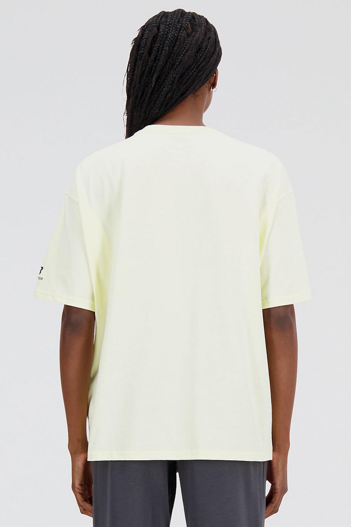 NEW BALANCE ESSENTIALS VARSITY TSHIRT en color AMARILLO (3)