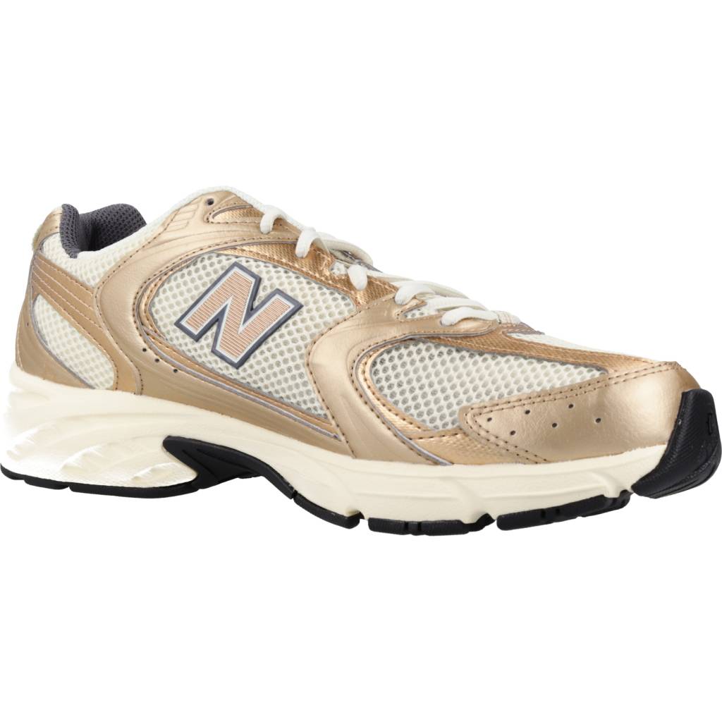 NEW BALANCE MR LA en color ORO (7)