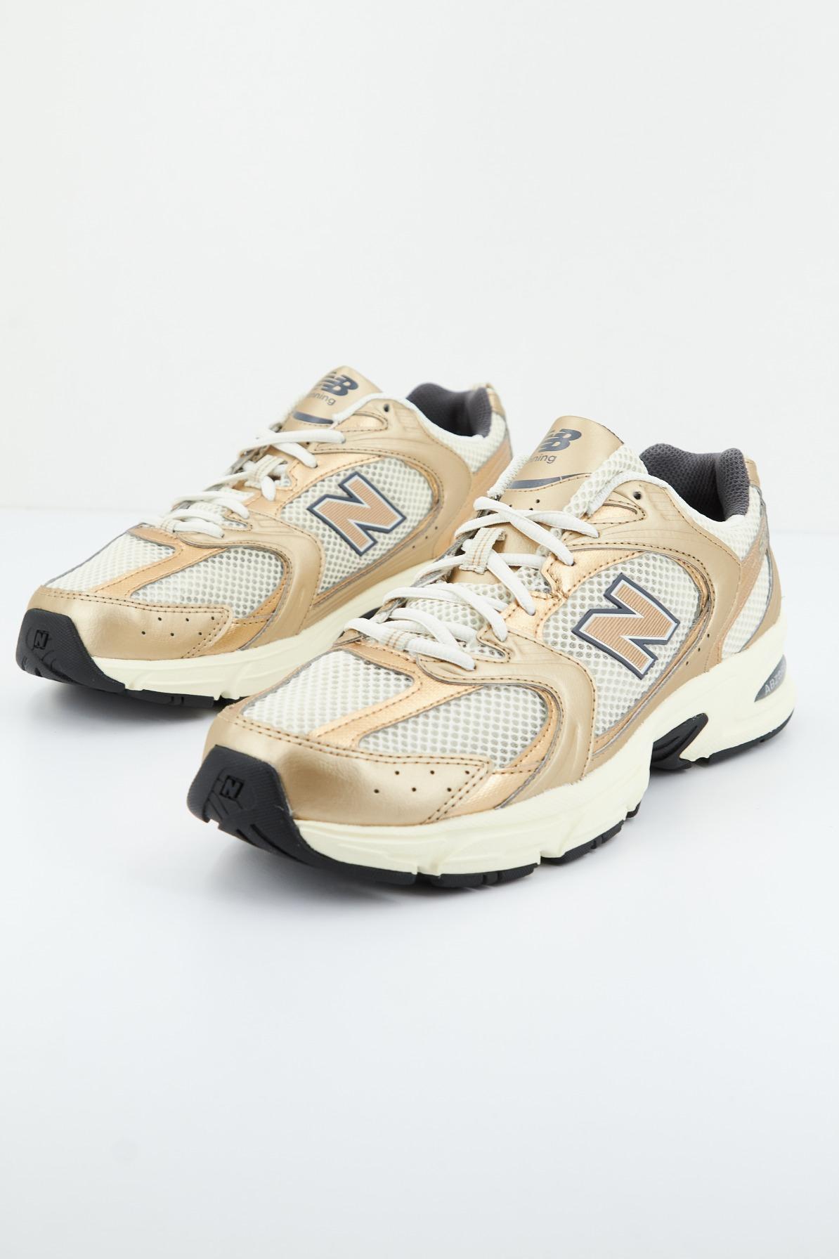 NEW BALANCE MR LA en color ORO (1)