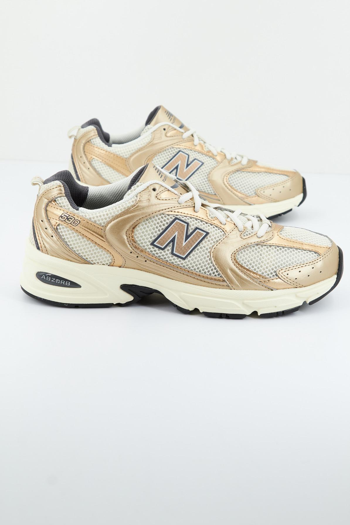 NEW BALANCE MR LA en color ORO (2)