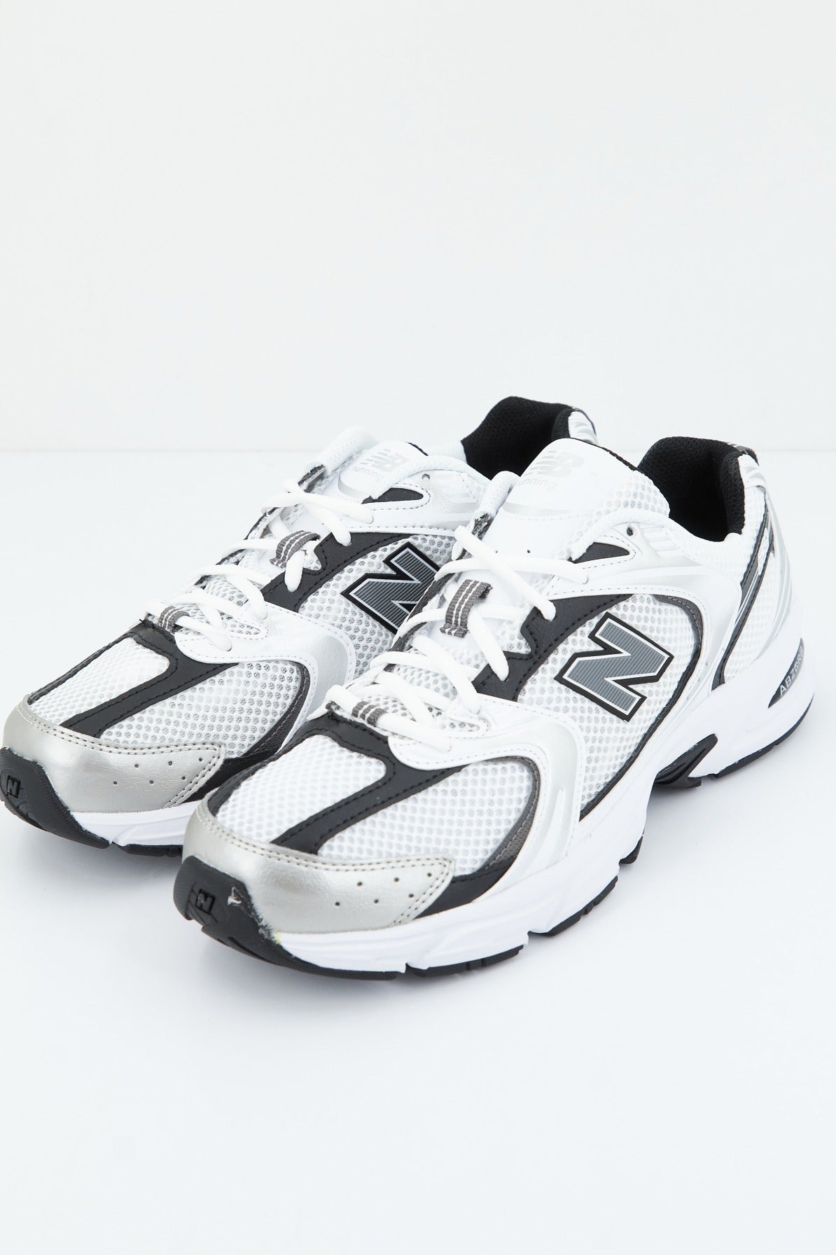 NEW BALANCE MR LB en color BLANCO (1)