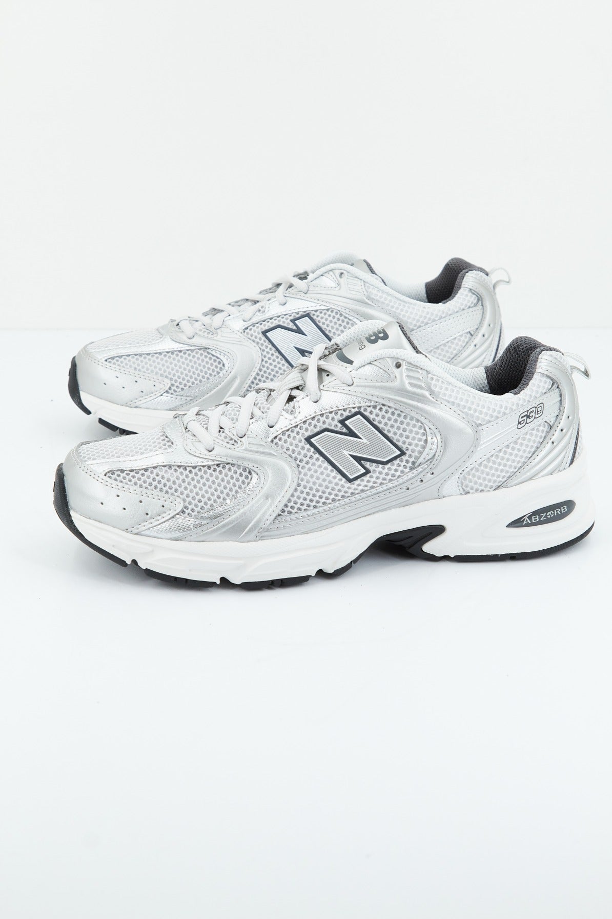 NEW BALANCE MR LG en color GRIS (2)