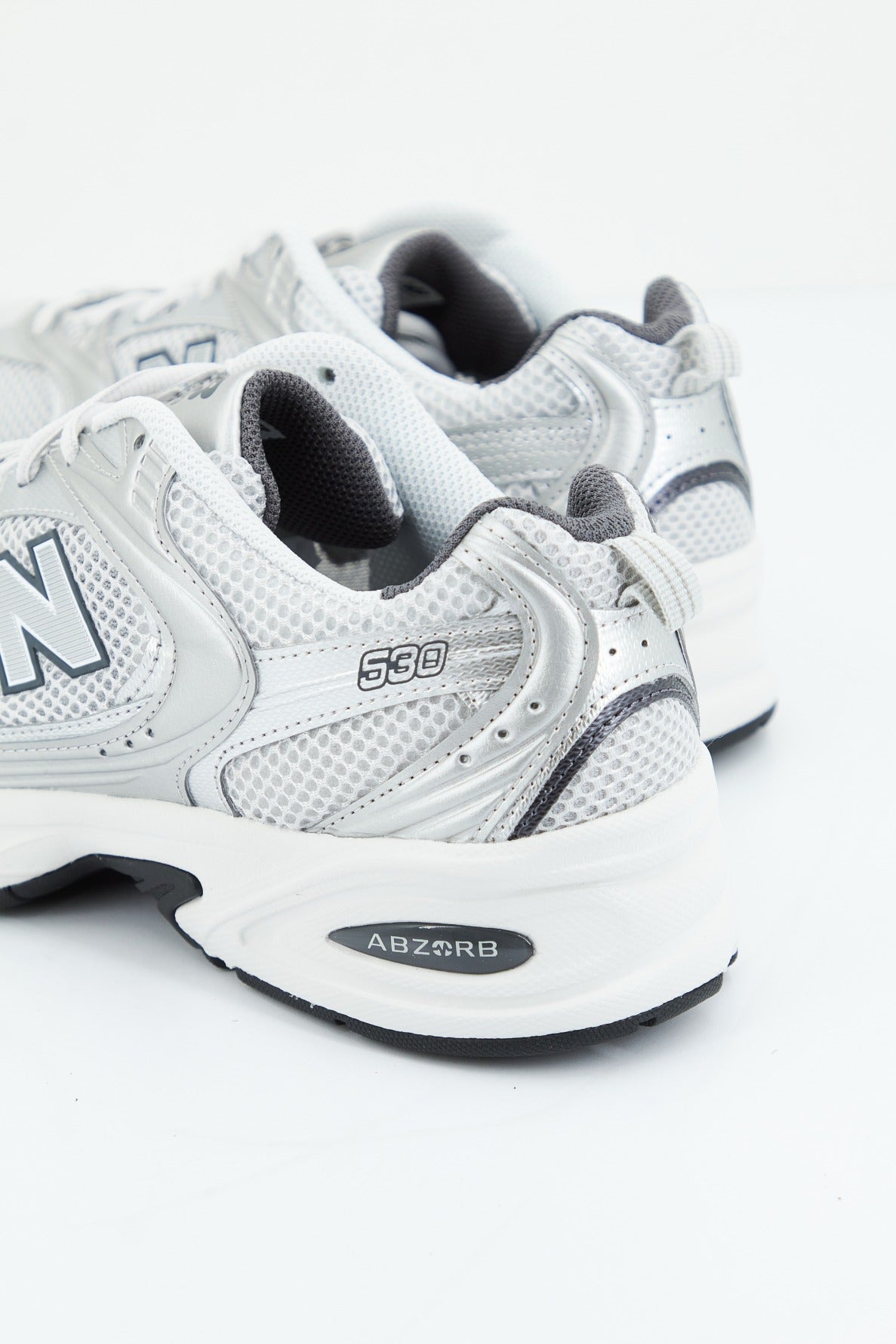 NEW BALANCE MR LG en color GRIS (3)