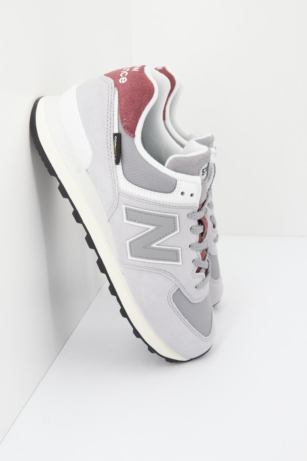 NEW BALANCE U KBR en color GRIS (1)