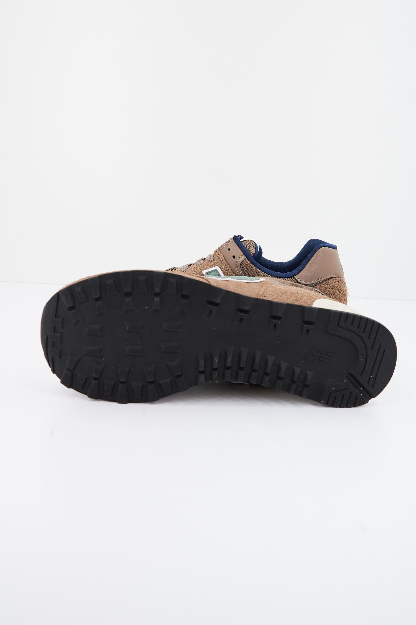 NEW BALANCE U SBB en color MARRON (4)