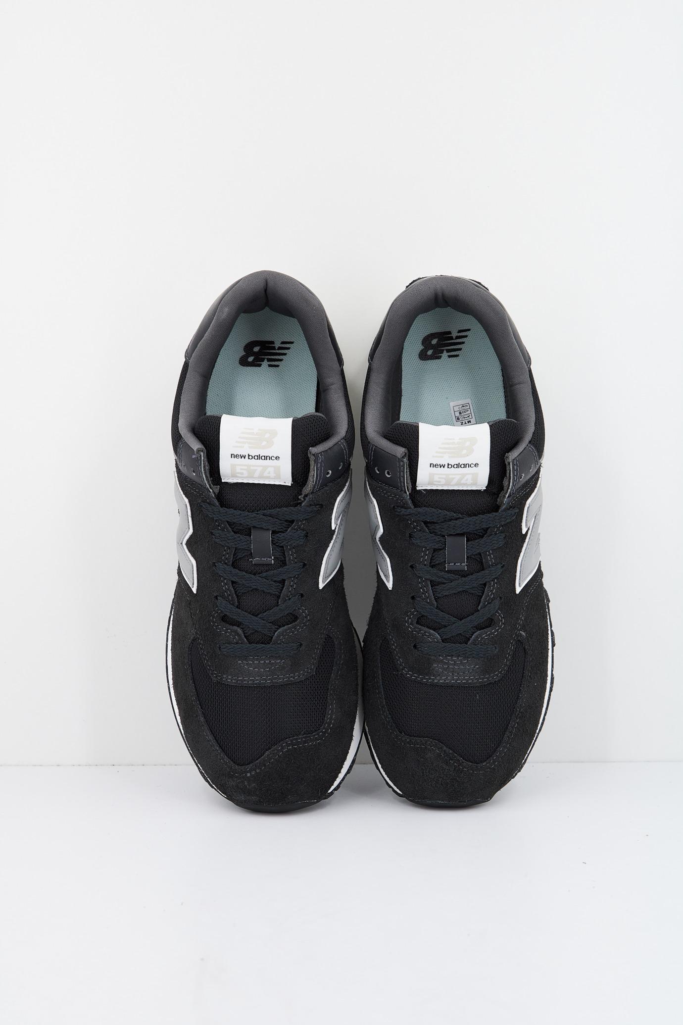 NEW BALANCE U SBG en color NEGRO (2)