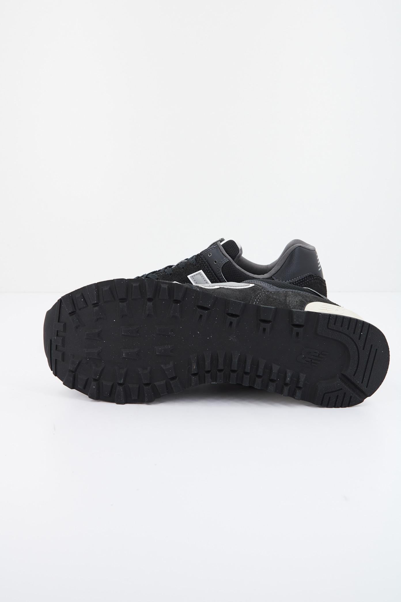 NEW BALANCE U SBG en color NEGRO (4)