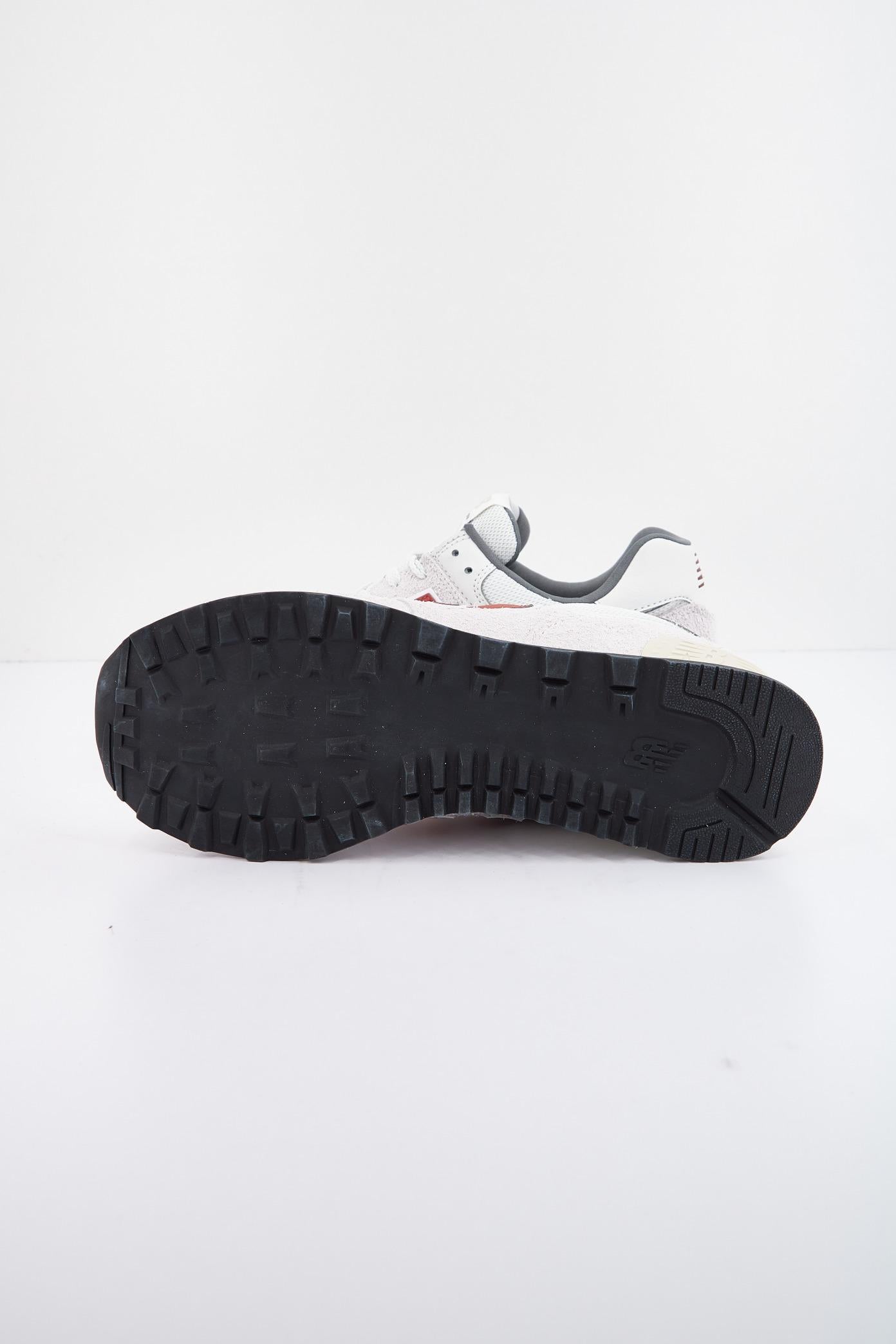 NEW BALANCE U SOR en color BLANCO (4)