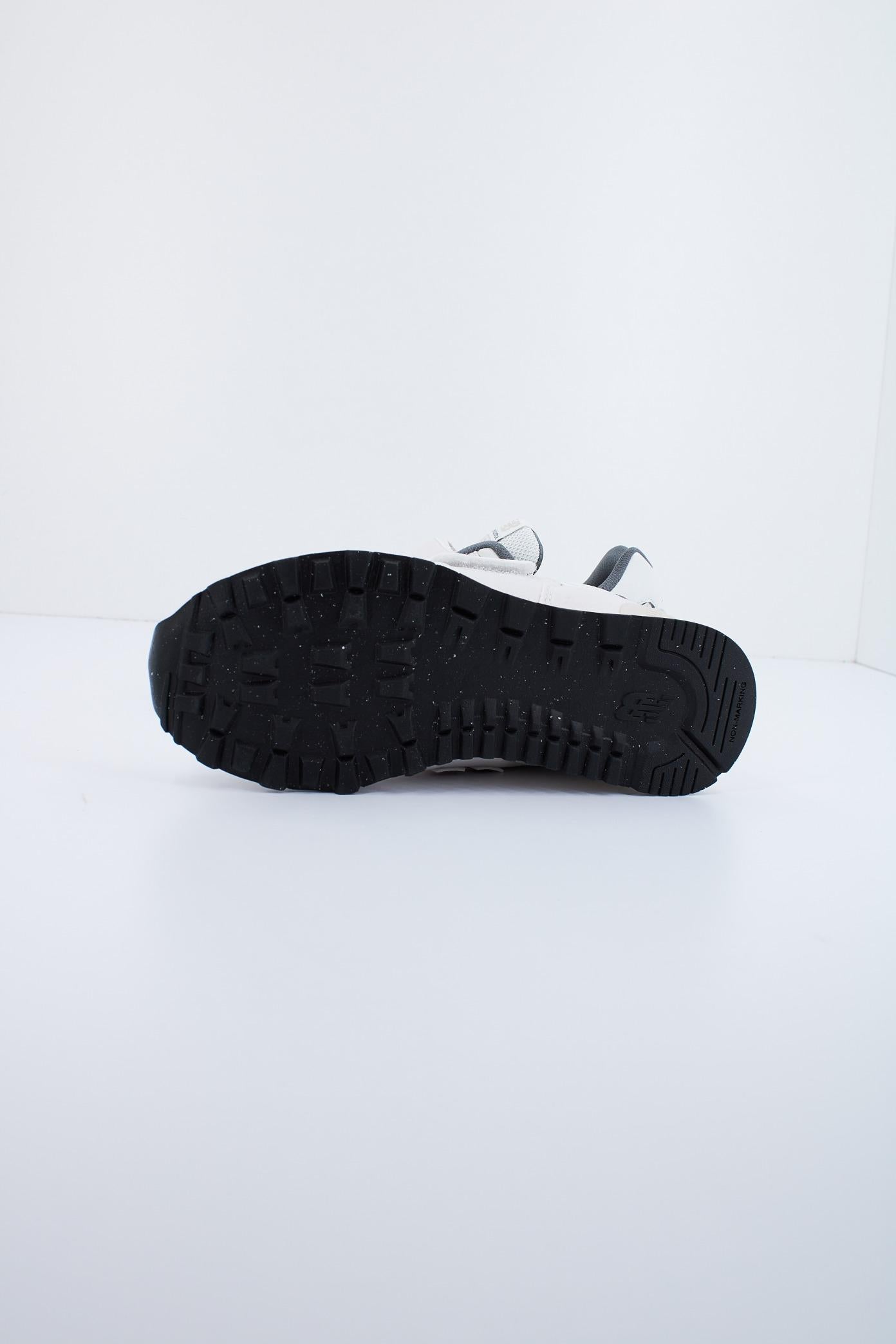 NEW BALANCE PV SRO en color BLANCO (3)