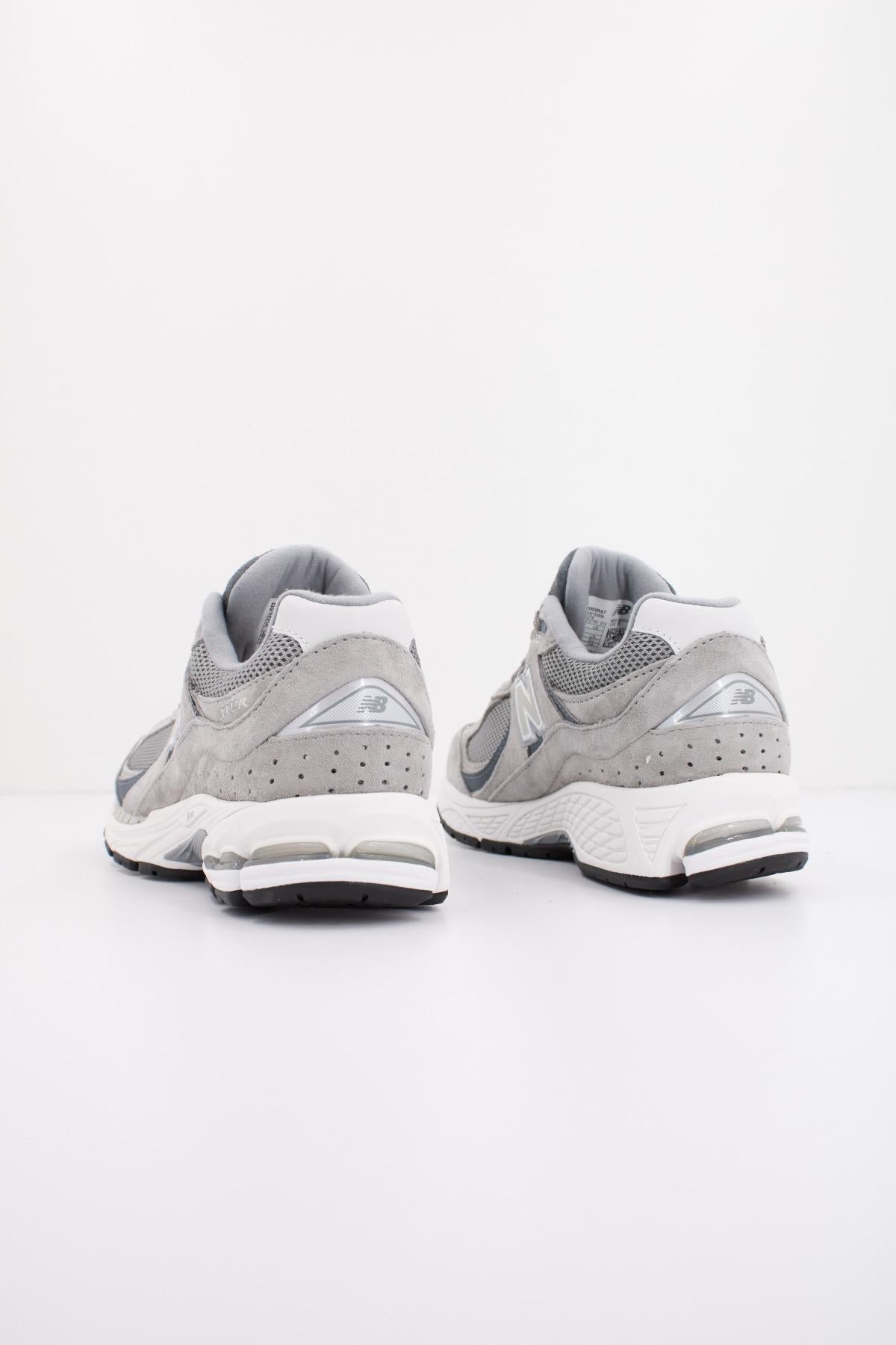 NEW BALANCE M RST en color GRIS (3)
