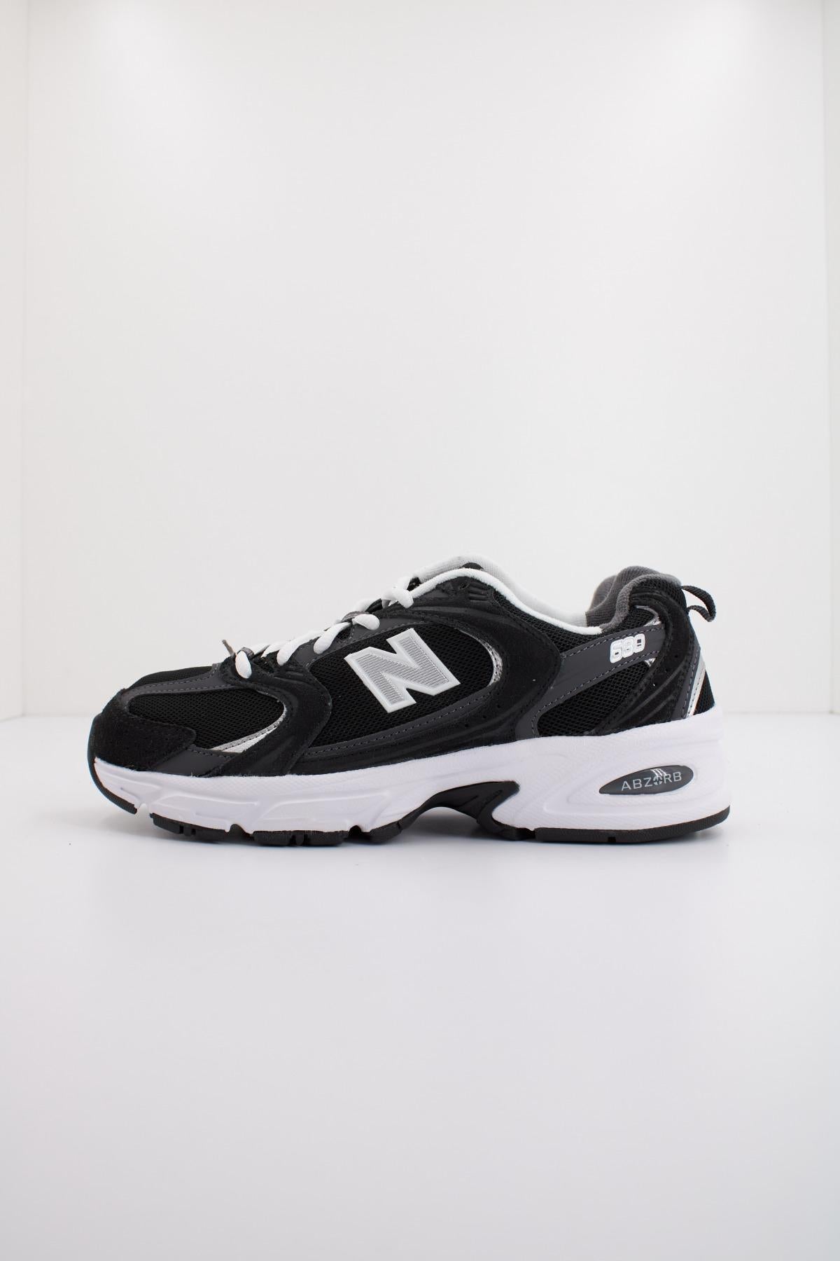 NEW BALANCE MR CC en color NEGRO (1)