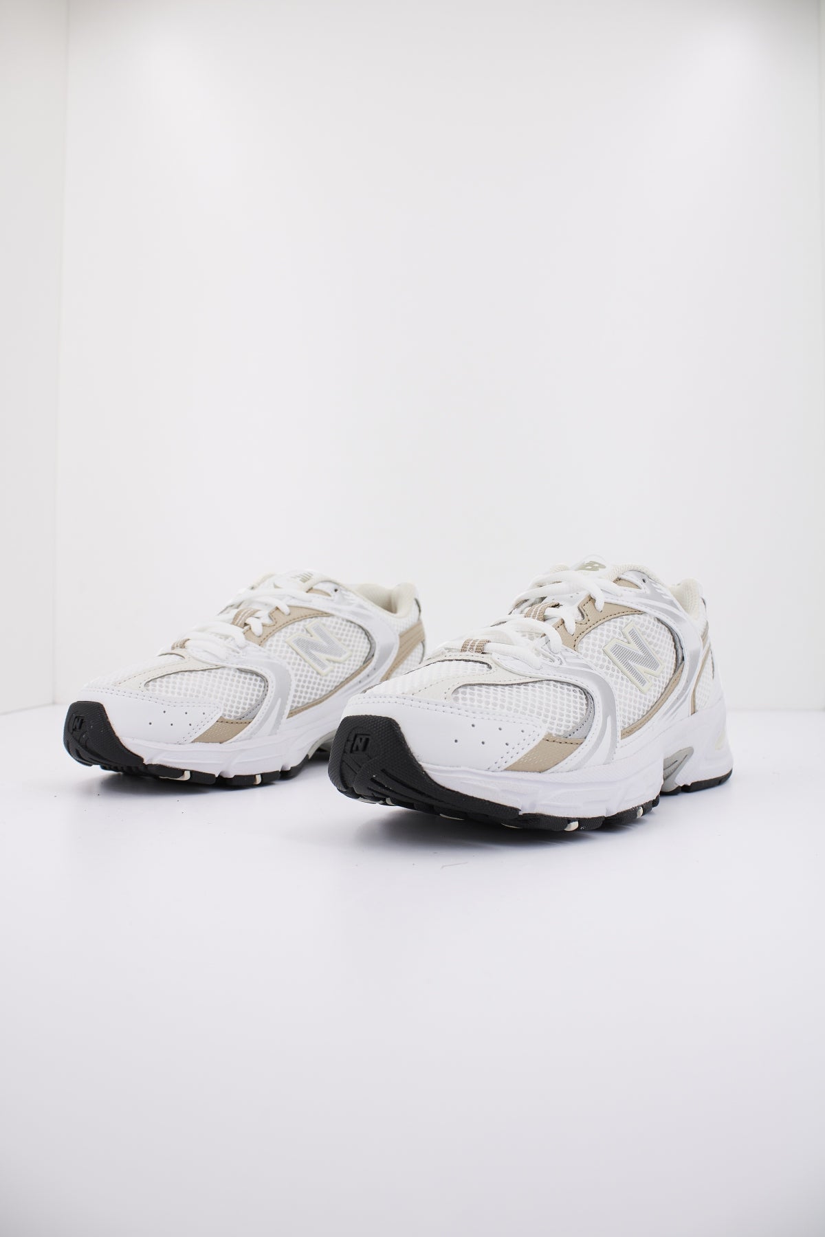 NEW BALANCE MR RD en color BLANCO (2)
