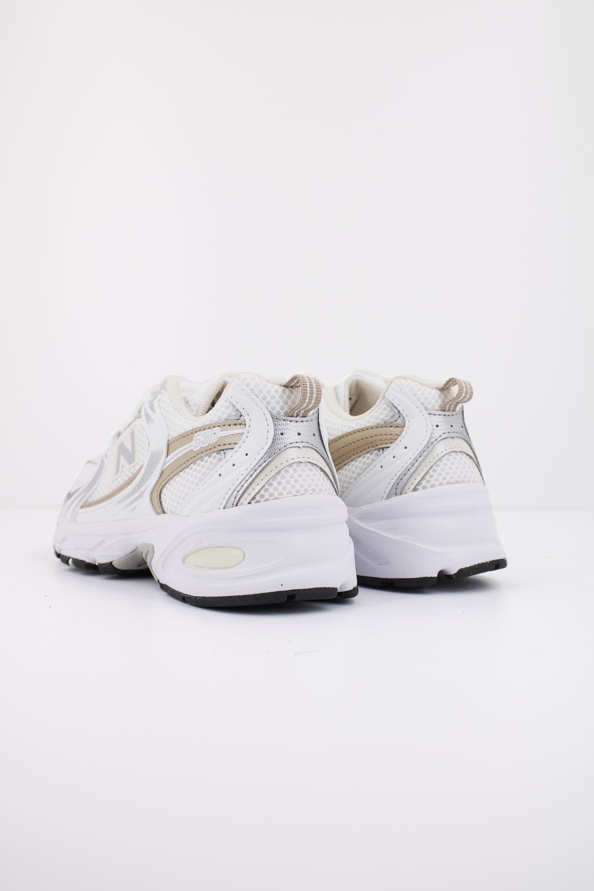 NEW BALANCE MR RD en color BLANCO (3)