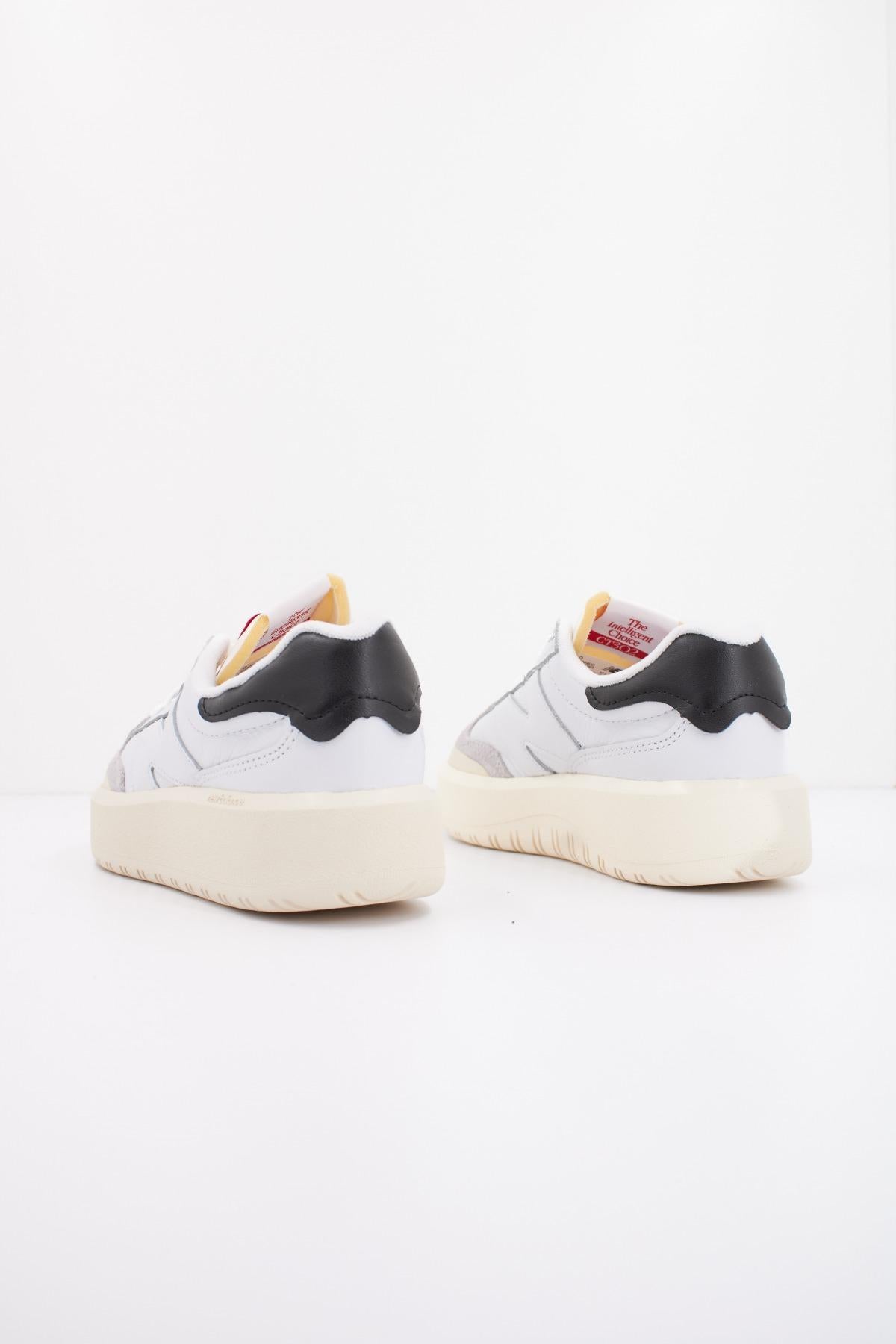 NEW BALANCE CT OD en color BLANCO (3)