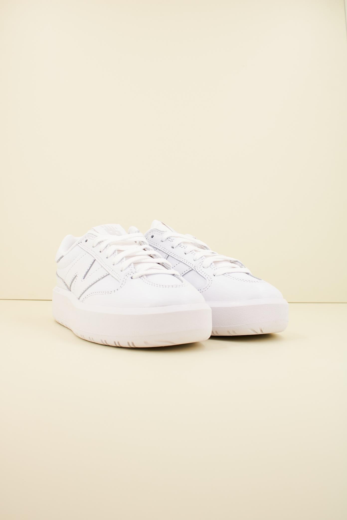 NEW BALANCE CT CLA en color BLANCO (2)