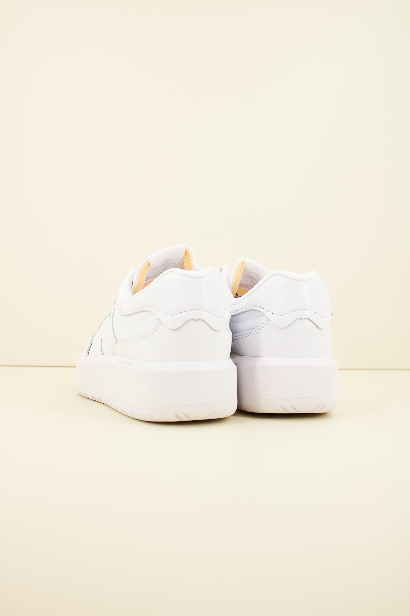 NEW BALANCE CT CLA en color BLANCO (3)