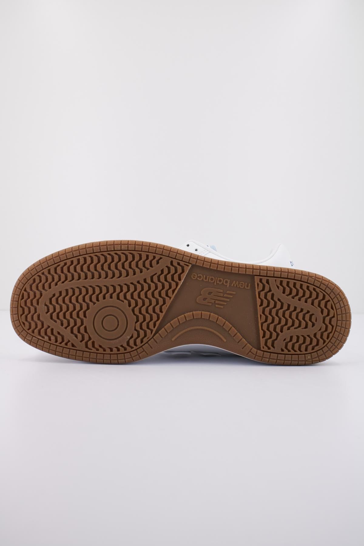 NEW BALANCE BB LFB en color BLANCO (4)
