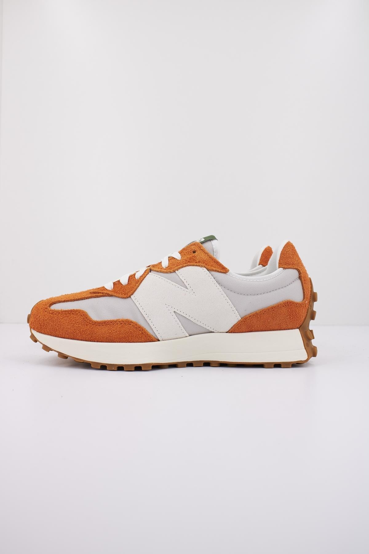 NEW BALANCE U SA en color NARANJA (1)