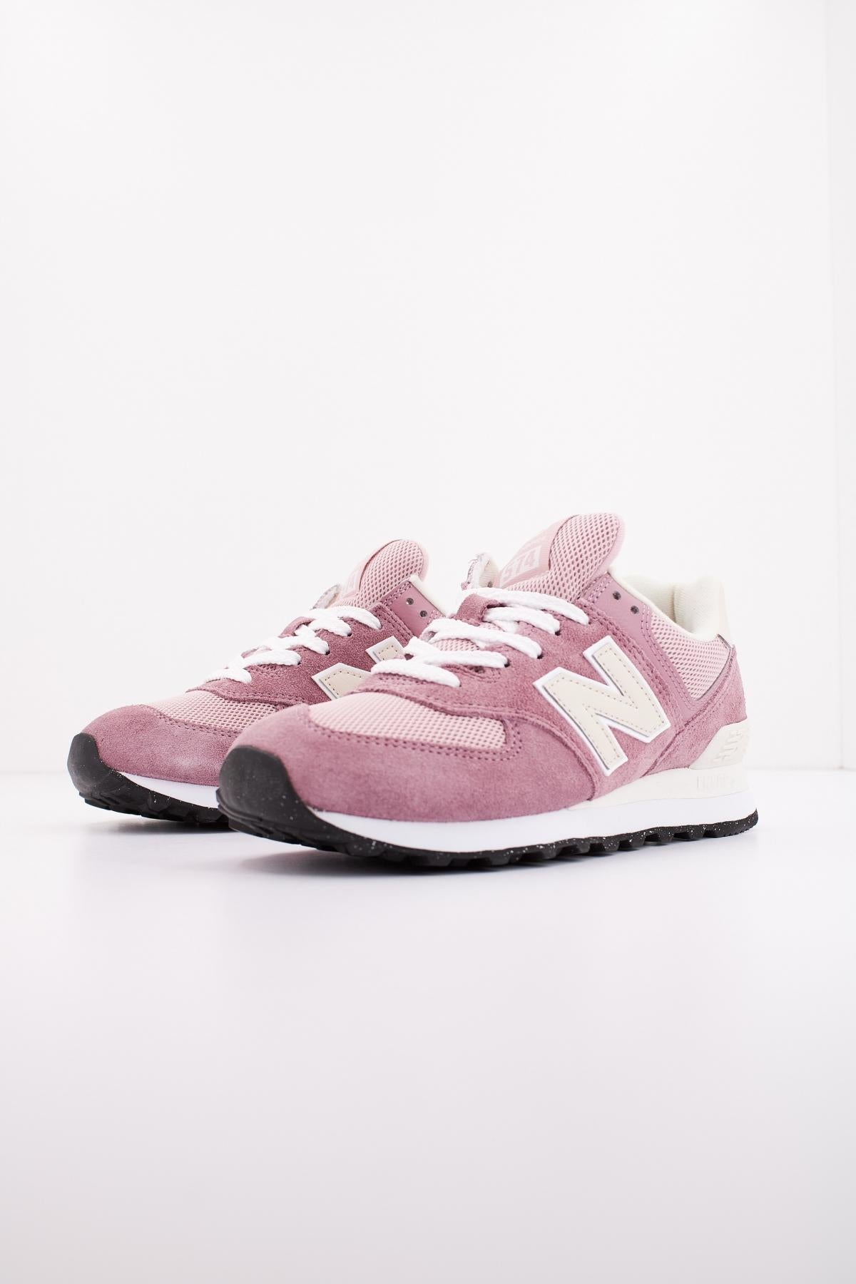 NEW BALANCE U BWE en color ROSA (2)