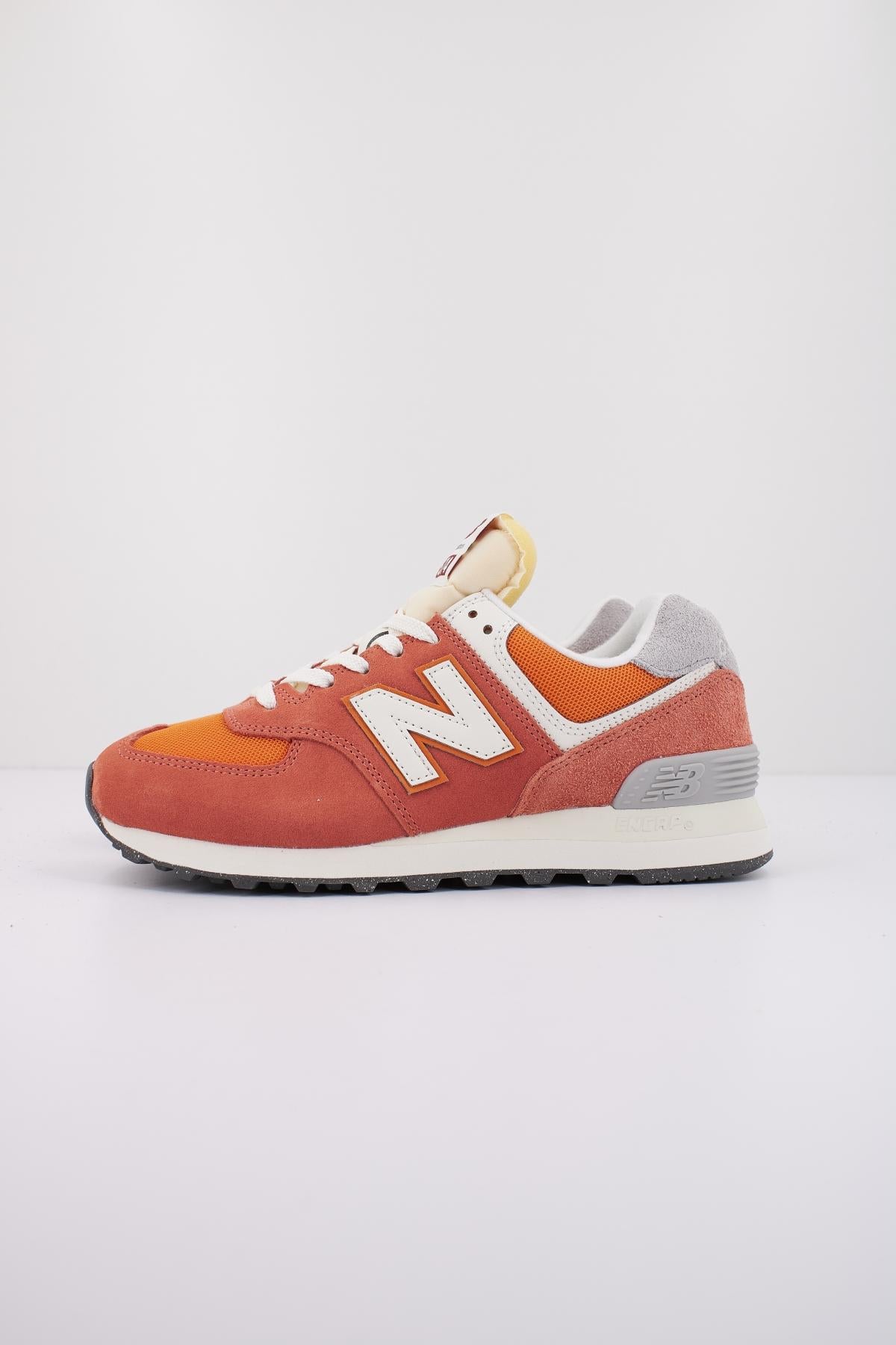 NEW BALANCE U RCB en color NARANJA (1)