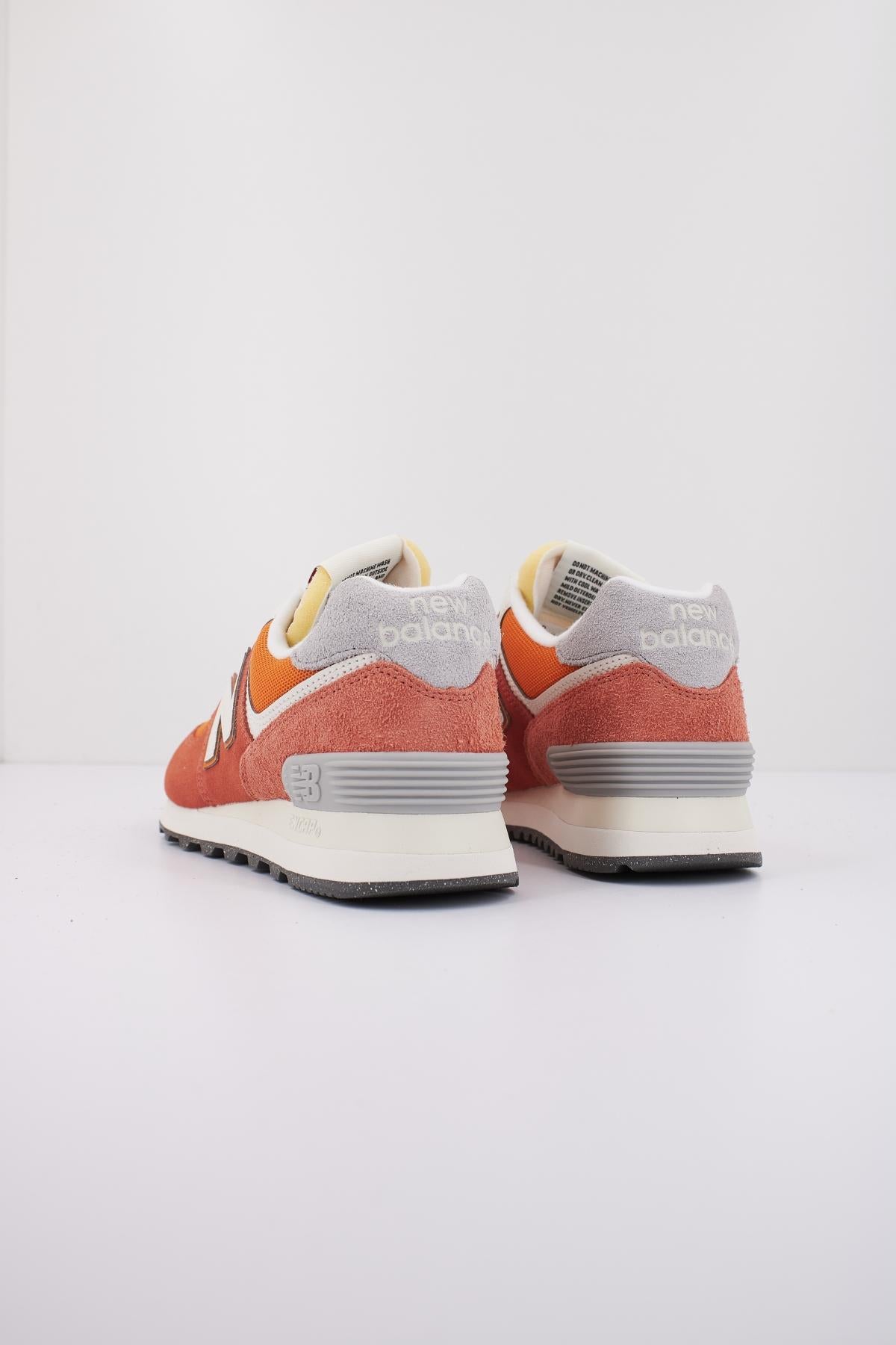 NEW BALANCE U RCB en color NARANJA (3)