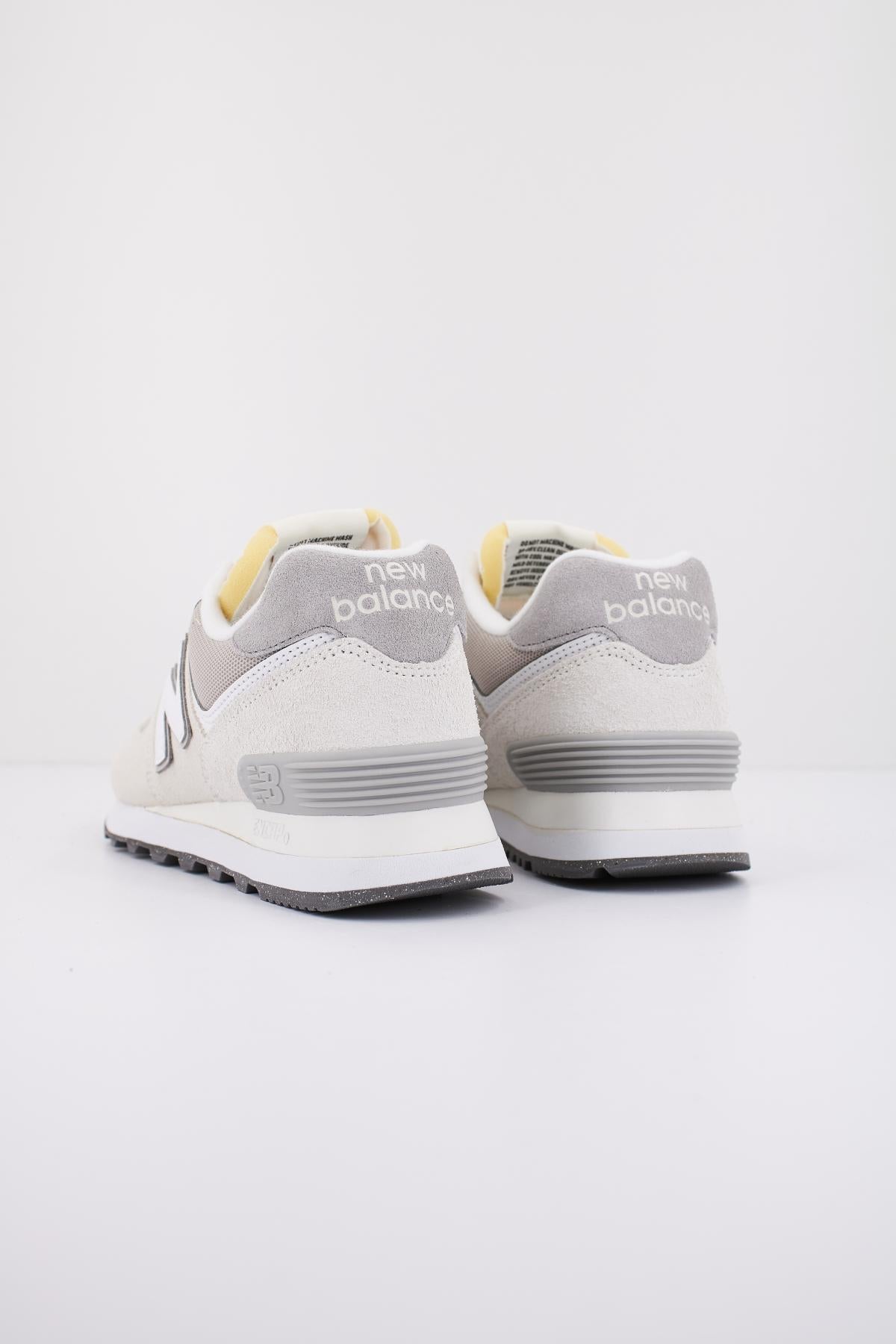 NEW BALANCE U RCD en color BEIS (3)