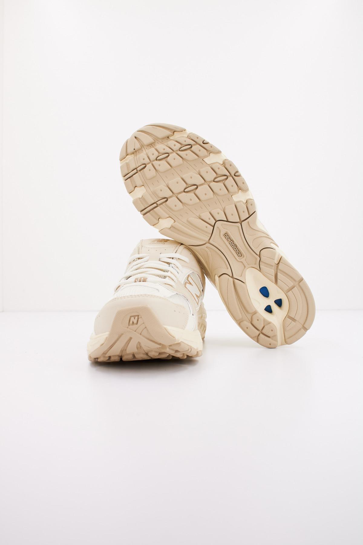 NEW BALANCE GR AA en color BEIS (4)