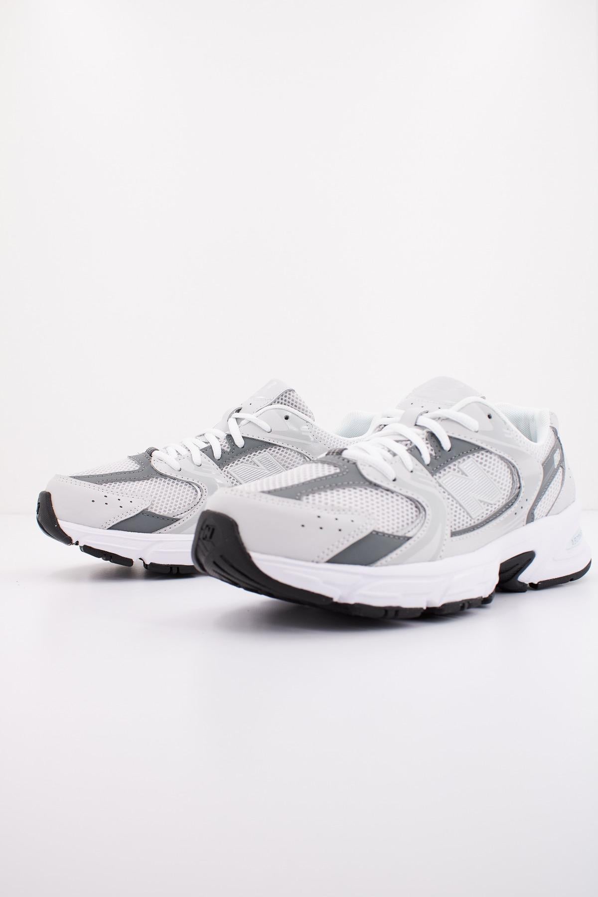 NEW BALANCE GR CB en color GRIS (2)