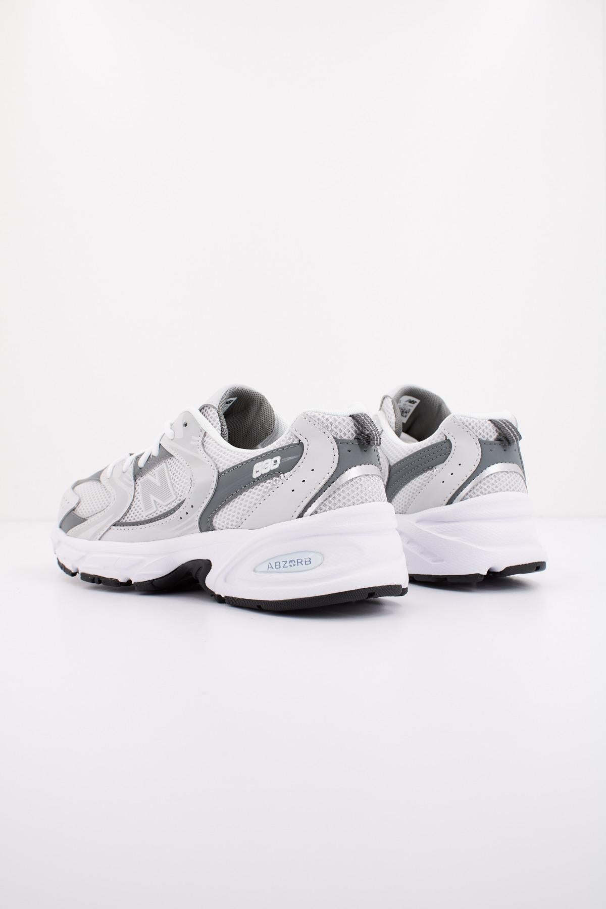 NEW BALANCE GR CB en color GRIS (3)