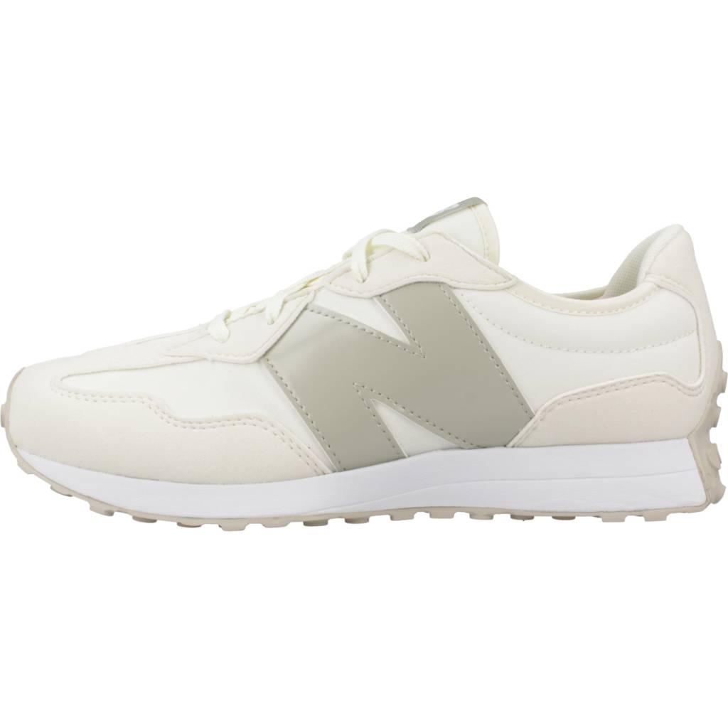 NEW BALANCE GS AOT en color BEIS (5)