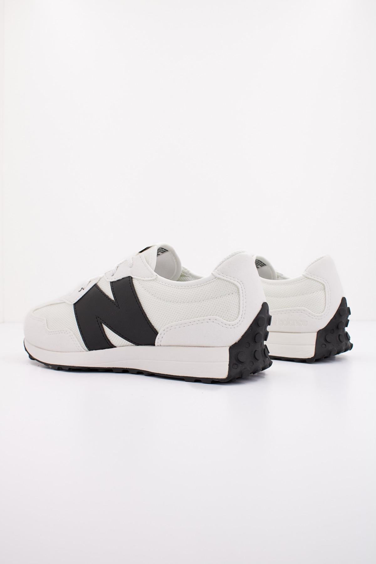 NEW BALANCE GS CWB en color BLANCO (3)
